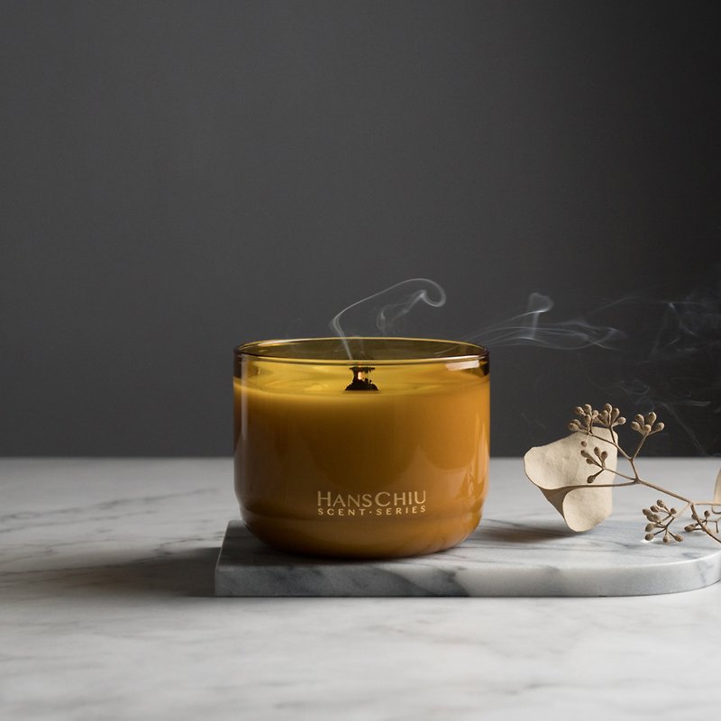 AMBER 茶香/ 天然大豆香氛蠟燭 - 香氛蠟燭/燭台 - 玻璃 咖啡色