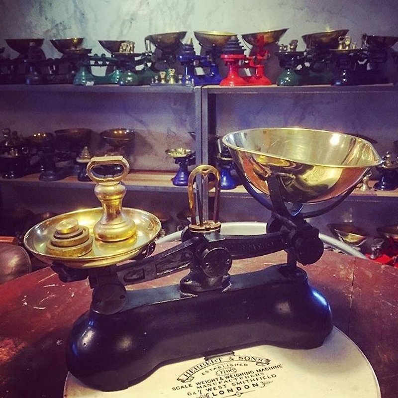 British made Librasco cast iron balance scales in the 1940s - Items for Display - Other Metals Black