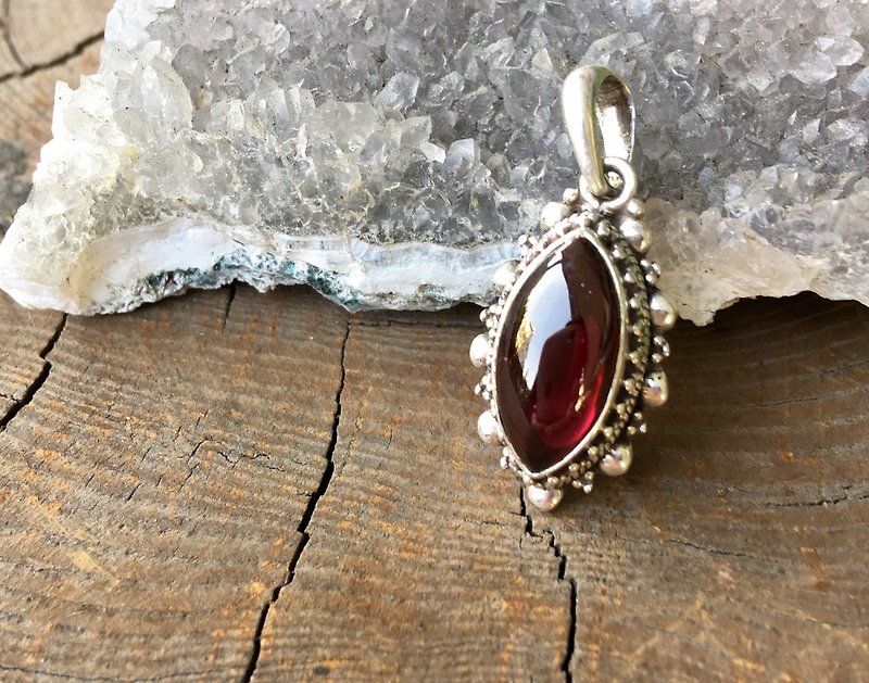 • My.Crystal • High Purity Pomegranate Handmade Silver Pendant (Single) - Necklaces - Gemstone Red