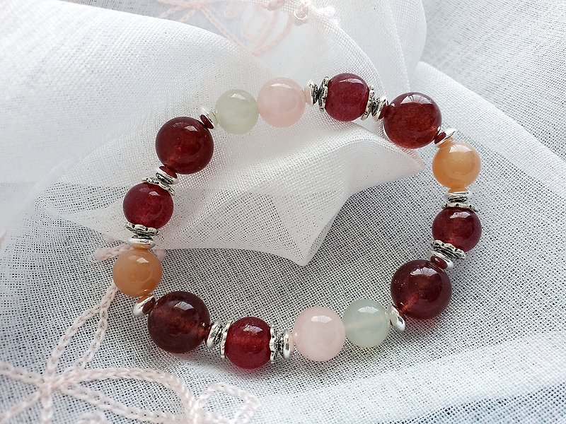 Special grade natural red strawberry + hibiscus crystal + Silver moonstone + orange moonstone sterling silver bracelet - สร้อยข้อมือ - เครื่องเพชรพลอย หลากหลายสี
