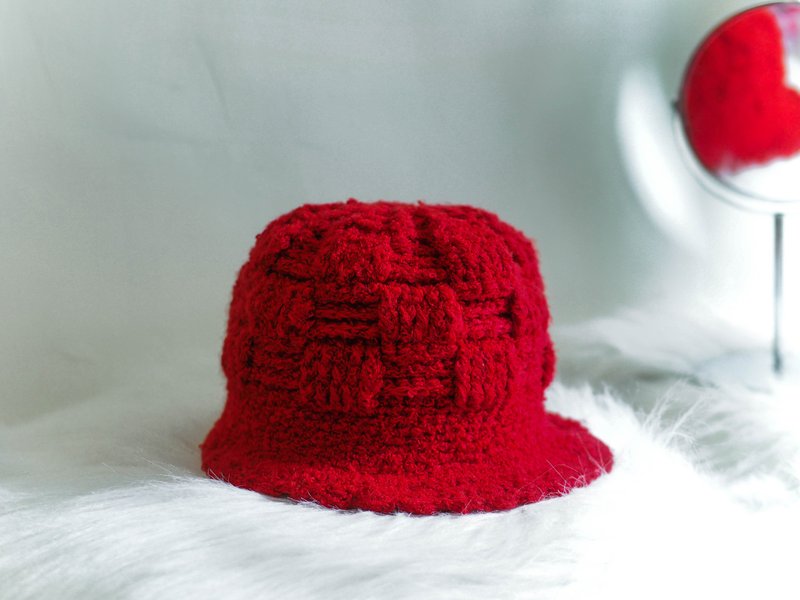 烈焰火紅青春冬日手札 棉料粗線手織圓頂帽 picture hat/cloche - 帽子 - 棉．麻 紅色