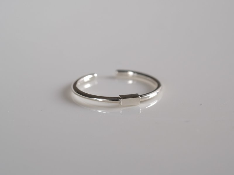 tiny kassa ring　シルバーリング - 戒指 - 其他金屬 銀色