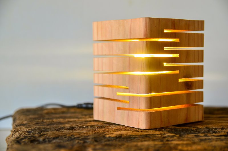 Wood projection mood light - handmade - โคมไฟ - ไม้ สีนำ้ตาล