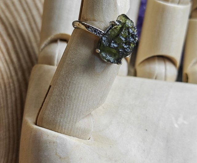 Natural deals moldavite ring