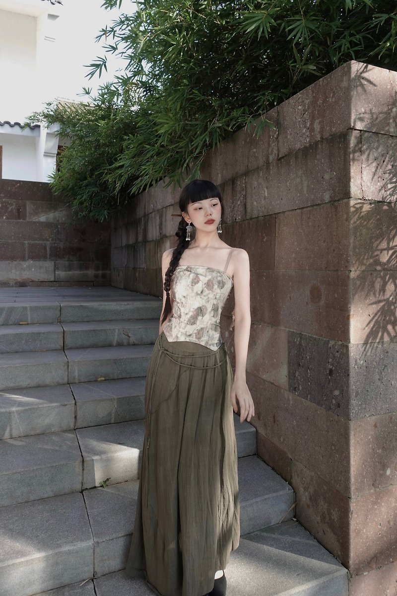 Moss-covered new Chinese Zen camisole plant-dyed skirt suit - Women's Tops - Other Materials Multicolor