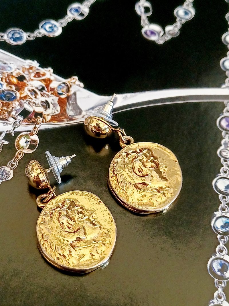vintage jewelry  古典金色雙面浮雕人像 針式耳環 - 耳環/耳夾/耳骨夾 - 其他金屬 