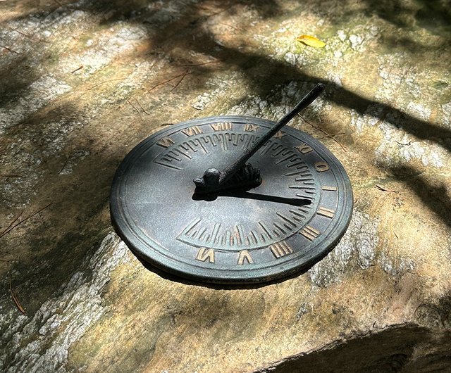 隠された日本青銅製ローマ数字日時計 - ショップ yin-wuuu 置物 - Pinkoi