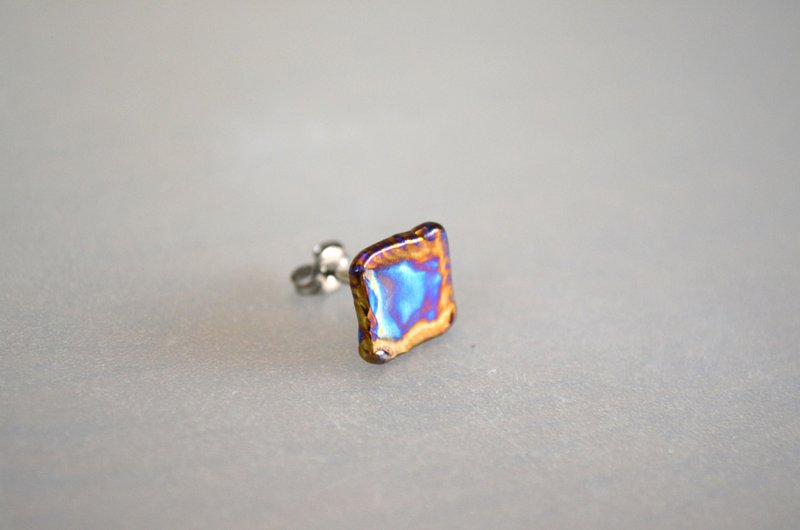 Titanium　pierced earrings・16G・チタンピアス・テトラ・C - 耳環/耳夾/耳骨夾 - 其他金屬 多色