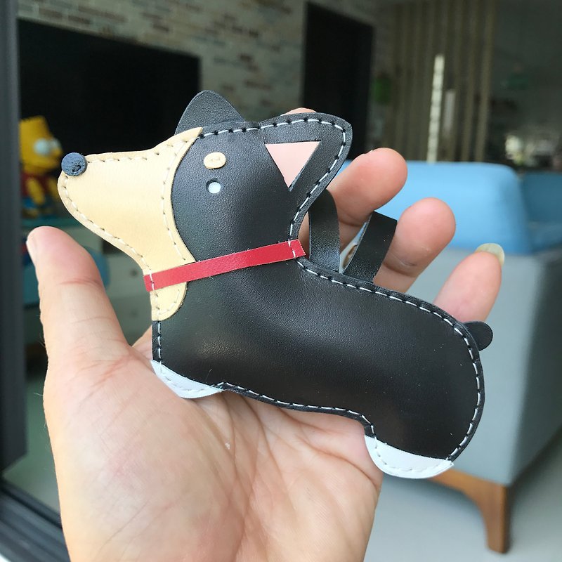 癒しの小さな手作り革黒コーギー犬手作り縫製チャーム大サイズ - チャーム - 革 ブラック