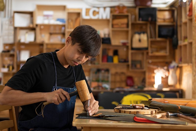 Leather craftsman experience event workshop Causeway Bay lover gift celebration event for one person - เครื่องหนัง - หนังแท้ 