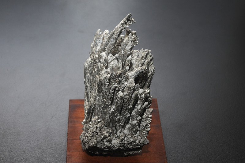 鋁鎂礦  礦石/水晶/靈修/開運/招財/破煞/防小人 - 擺飾/家飾品 - 鋁合金 