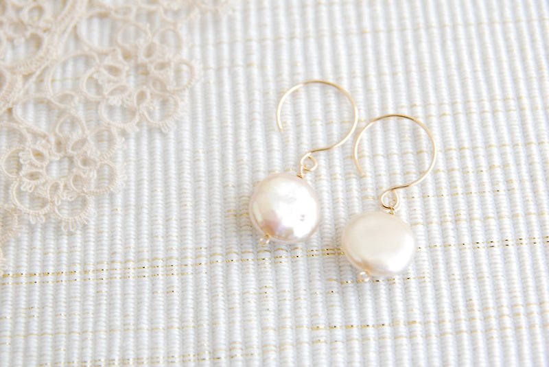 Light pink coin pearl earrings 14kgf - ต่างหู - ไข่มุก สึชมพู