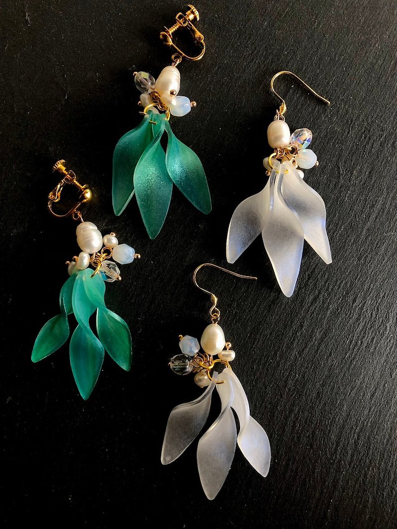 Freshwater Pearl and Czech beads Leaves motif Earrings - Earrings & Clip-ons - Plastic 