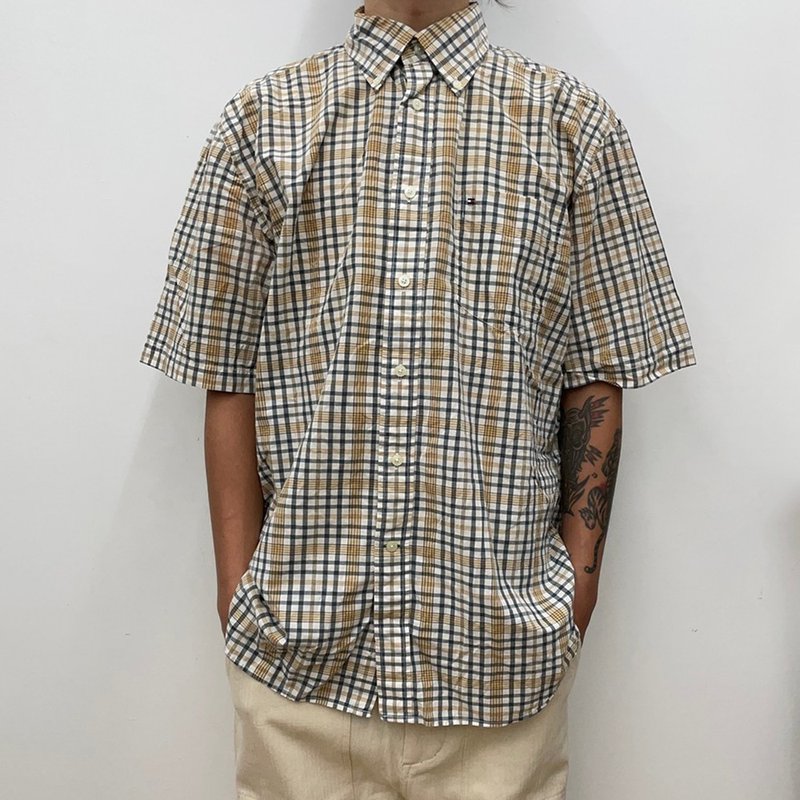 Tommy Hilfiger 大地色 卡其 格紋 短袖襯衫 電繡 古著 二手 - 男襯衫/休閒襯衫 - 棉．麻 卡其色