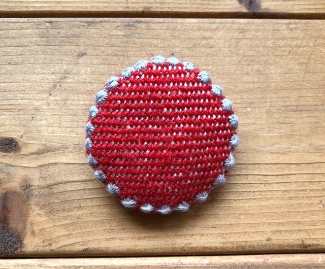 はるちゃん様オーダー〛刺繍ブローチ - その他 | 買い新作 販売安い