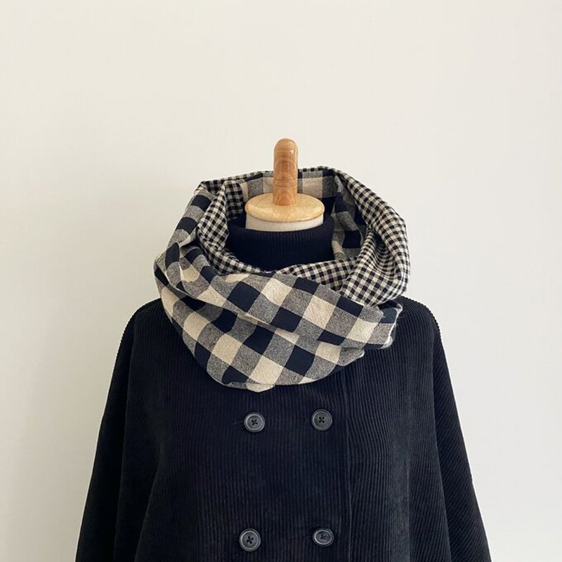 Made in Japan 100% cotton gingham check pattern snood monotone - ผ้าพันคอถัก - ผ้าฝ้าย/ผ้าลินิน สีดำ