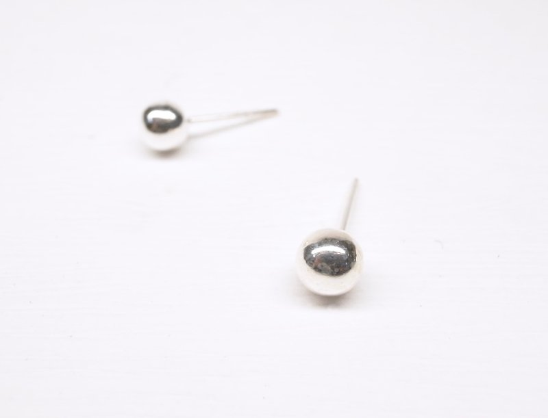 Ermao Silver[5 mm simple sterling silver small Silver ball earrings] a pair - ต่างหู - โลหะ 