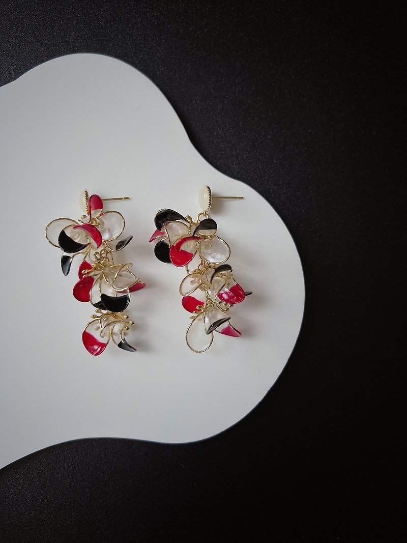 King Crimson Floral Dangle Resin Earrings - Earrings & Clip-ons - Resin Red