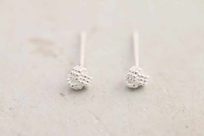 Silver earring 0937Untied the knot - ต่างหู - โลหะ สีเงิน