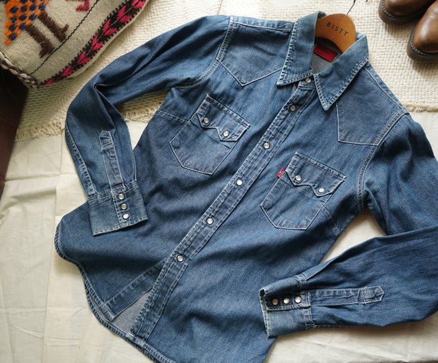 levi's dark blue denim shirt