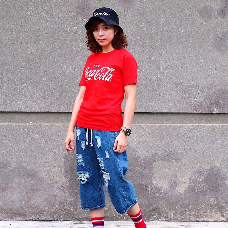 Calf Village village vintage vintage retro classic Coca-Cola T-shirt Mavericks Japanese cotton short-sleeved T-shirt Evergreen Coke} { - เสื้อยืดผู้หญิง - ผ้าฝ้าย/ผ้าลินิน สีแดง