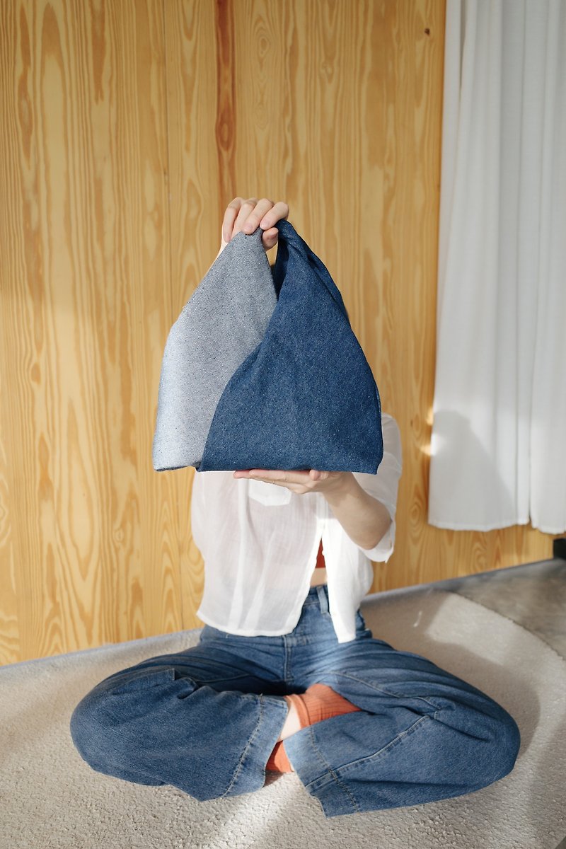 手提包  Blue jeans Shuri Origami tote bag WHITEOAKFACTORY - กระเป๋าถือ - ผ้าฝ้าย/ผ้าลินิน สีน้ำเงิน
