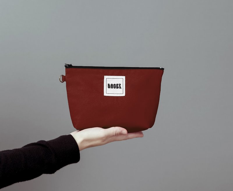 Bager simple plain zipper universal bag / coffee red - กระเป๋าเครื่องสำอาง - ผ้าฝ้าย/ผ้าลินิน สีแดง