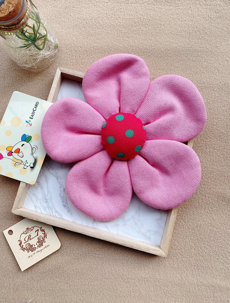 Big flower leisure card/passport cover (pink petals) - Other - Cotton & Hemp 