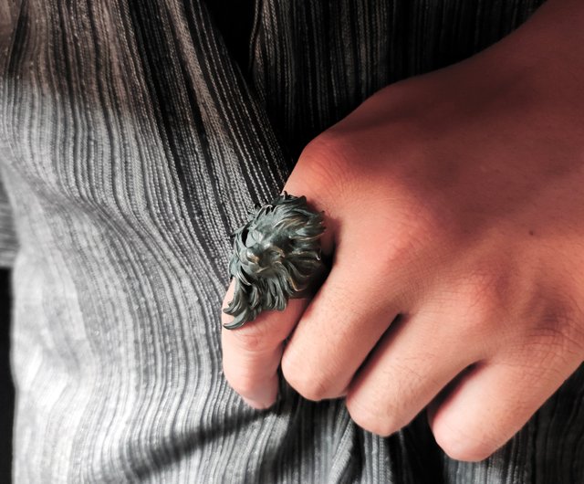 Sterling Silver Lion Ring - Soft Wind [Black] - Shop yamamame