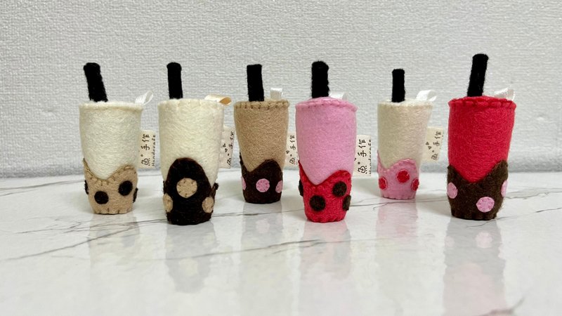 不織布吊飾-手搖飲造型 - 吊飾/掛飾 - 其他人造纖維 多色