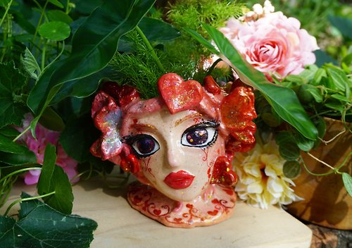 MeawmaPottery The Queen of Heart Face Planter, Sculpted Plant Pot, Princess Head Pottery