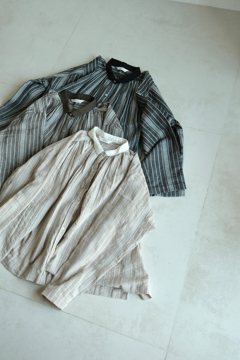 Collar color striped shirt 3 colors - เสื้อเชิ้ตผู้หญิง - ผ้าฝ้าย/ผ้าลินิน 