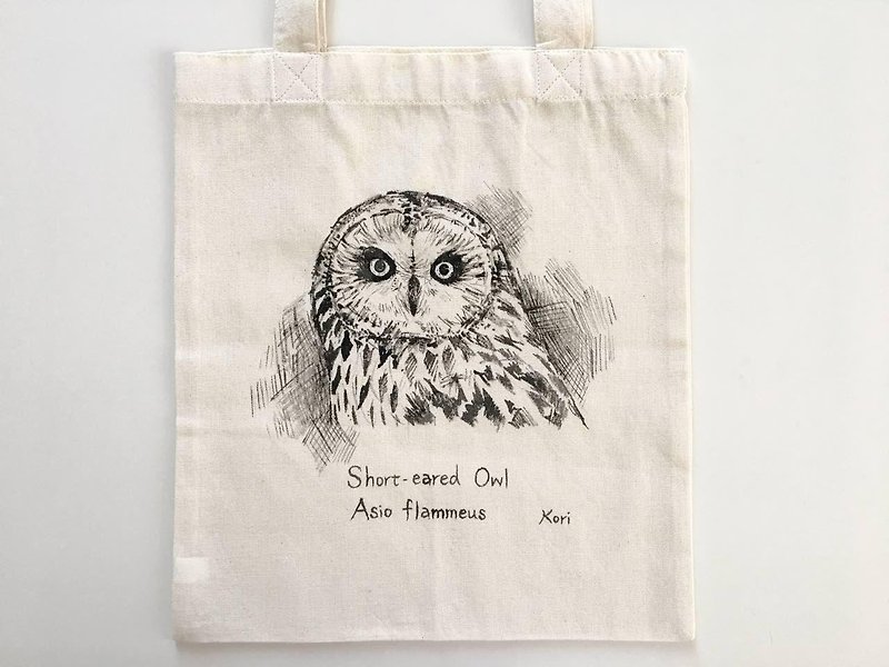 Pure hand-painted bird cotton shopping bag ‧ short eared - Handbags & Totes - Cotton & Hemp 