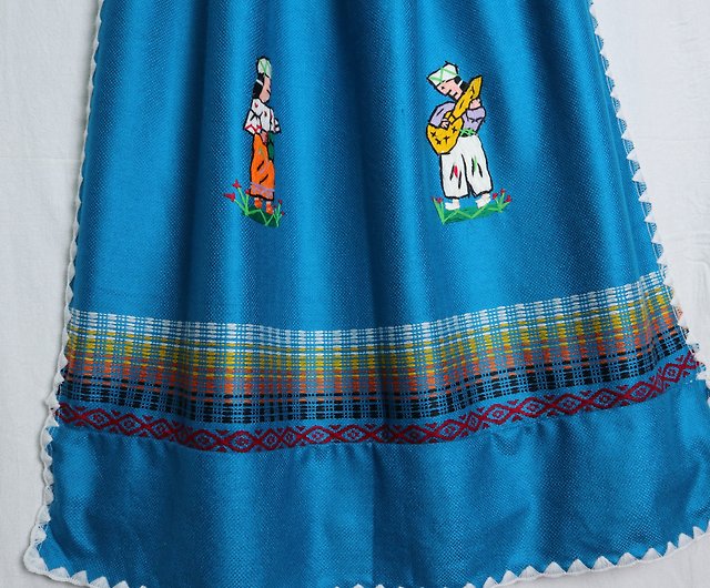 エクアドルの農家の手刺繍ドレス エクアドルの手刺繍ドレス
