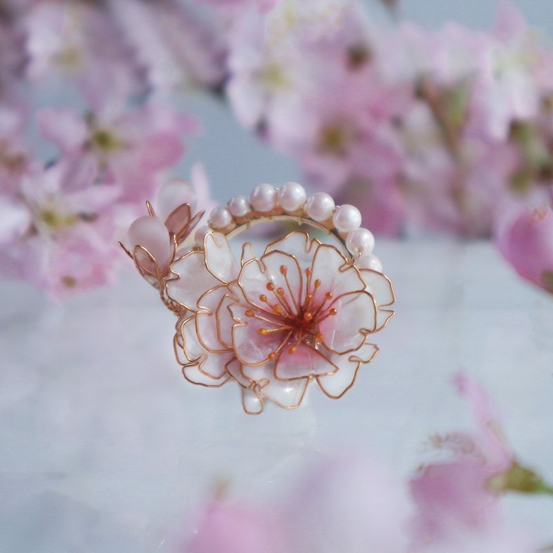 Drop brooch with dancing double cherry blossoms - Brooches - Other Materials Pink