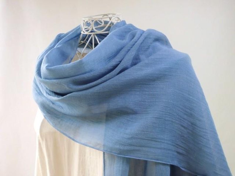 藍染め・明るい海色・綿麻・ロングストール・母の日ギフトも無料ラッピング - 絲巾 - 棉．麻 藍色