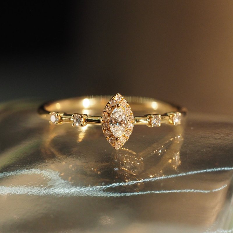 18K金欖尖形鑽石戒指18K Gold Diamond Marquise Ring - 戒指 - 貴金屬 