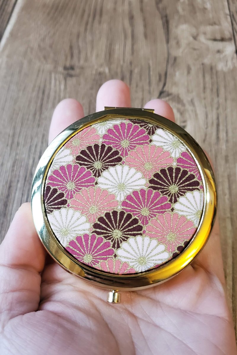 Gold 7cm large pill box, pink gold stamping and chrysanthemum divided pill box storage box pill box pill box - กล่องเก็บของ - ผ้าฝ้าย/ผ้าลินิน 