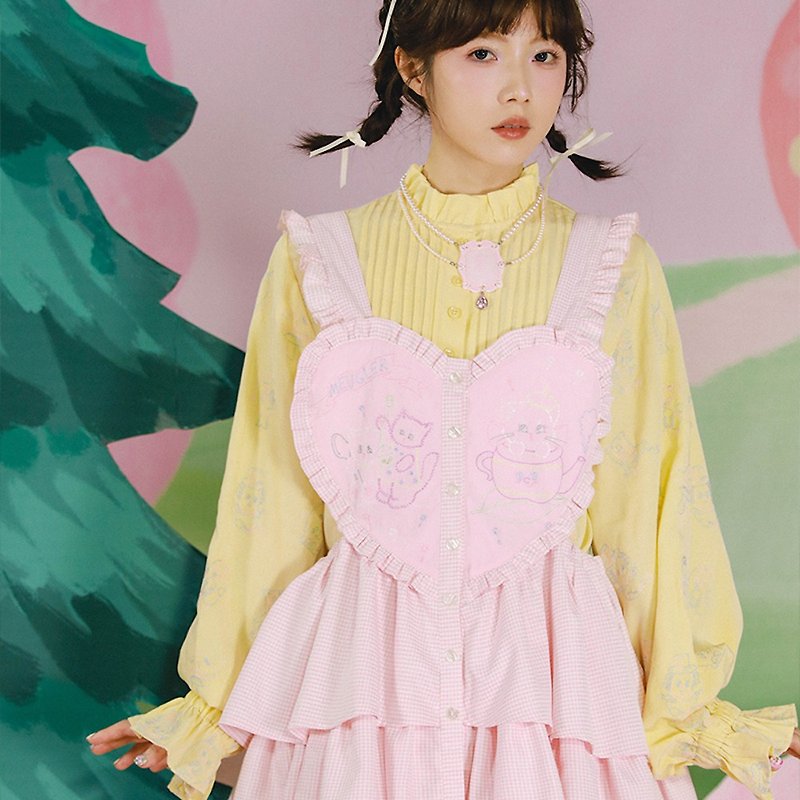牛稠島 森林的秘密 Lolita疊穿甜美 茶壺貓刺繡抽繩粉色桃心圍裙 - 女上衣/長袖上衣 - 棉．麻 粉紅色