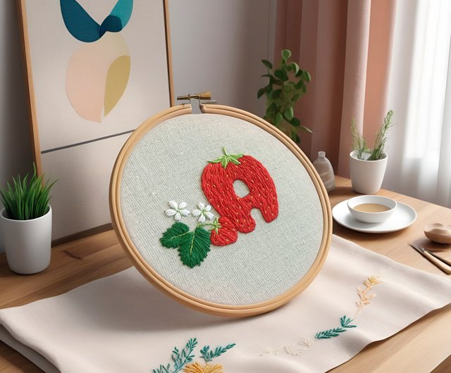 デジタル】いちごのアルファベット刺繍パターン PDFダウンロード