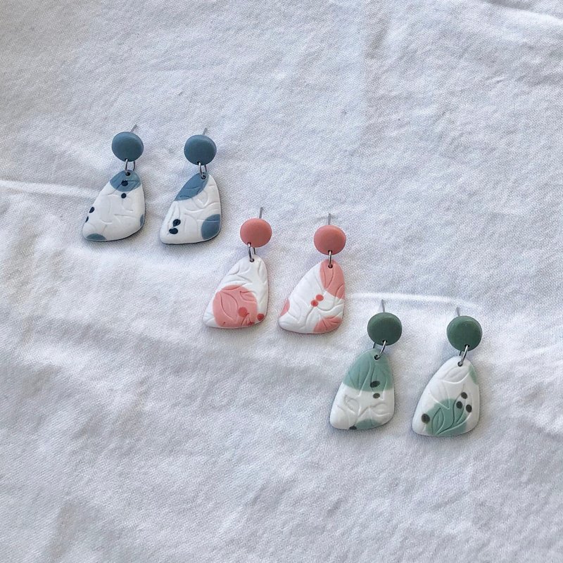 Thoth clay earrings 軟陶耳環 | 圓點壓花耳環 | - 耳環/耳夾/耳骨夾 - 陶 