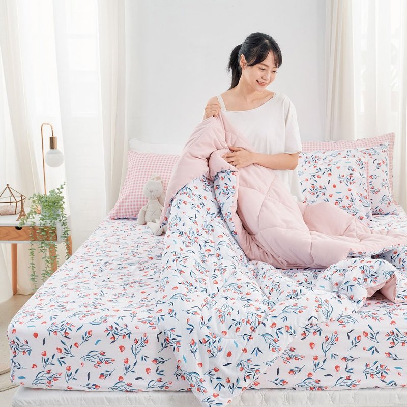 四季被 / 150x180cm / 石墨烯抗菌四季被 / 沁心花漾 台灣製 - 棉被/毛毯 - 其他材質 粉紅色