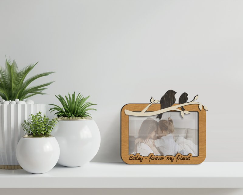 Personalized photo frame with two birds Custom color engraved picture frame - 相框/畫框 - 木頭 橘色