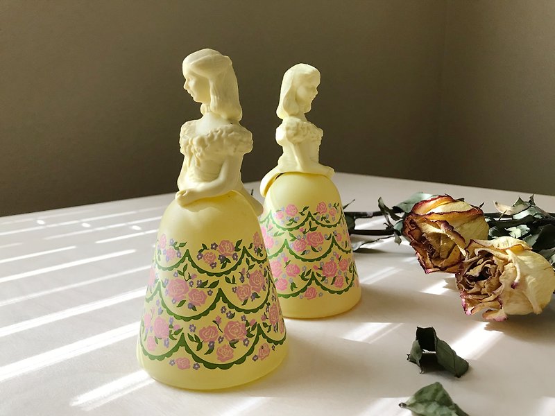 Avon早期古龍水瓶/ 花裙女孩 - 裝飾/擺設  - 其他材質 黃色