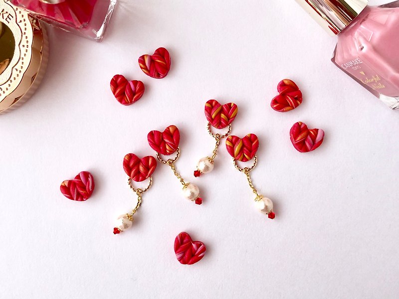 2 Way fluffy heart piercing [metal allergy correspondence] - Earrings & Clip-ons - Clay Red