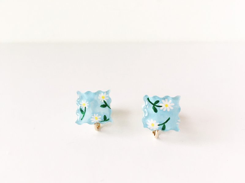 Daisy Dream Series - Daisy Petal Hand-painted Ear Handmade Earrings Ear/Aurture - Earrings & Clip-ons - Other Materials Blue