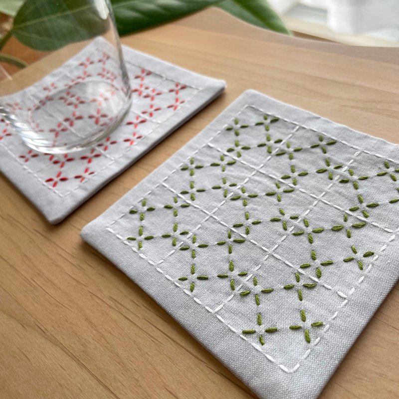 Set of 2 Sashiko Coasters, Hiyoku Igeta Gray, Japanese Pattern, Simple, Fabric Coasters, Kitchen Supplies, Gifts, Handmade, Japan, Cafe, Coffee, Christmas - Coasters - Cotton & Hemp Gray