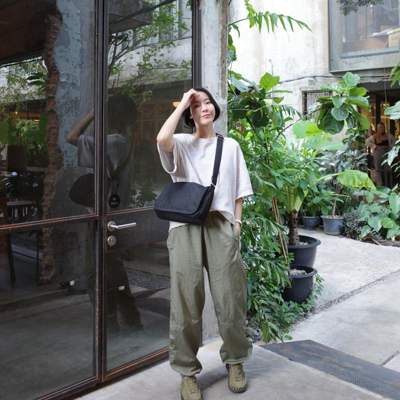 斜挎包 Midi crossbody bag -  Black messenger bag WHITEOAKFACTORY Canvas jeans - Messenger Bags & Sling Bags - Cotton & Hemp Black