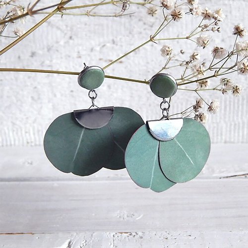 FloraFantasyIZ Green leaf eucalyptus earrings Greenery earrings Green floral jewelry Boho