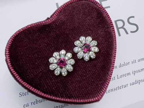 Esme Accessory 天然石榴石 紫牙烏 純銀耳環 甜美花朵 璀璨閃耀 1月生日石